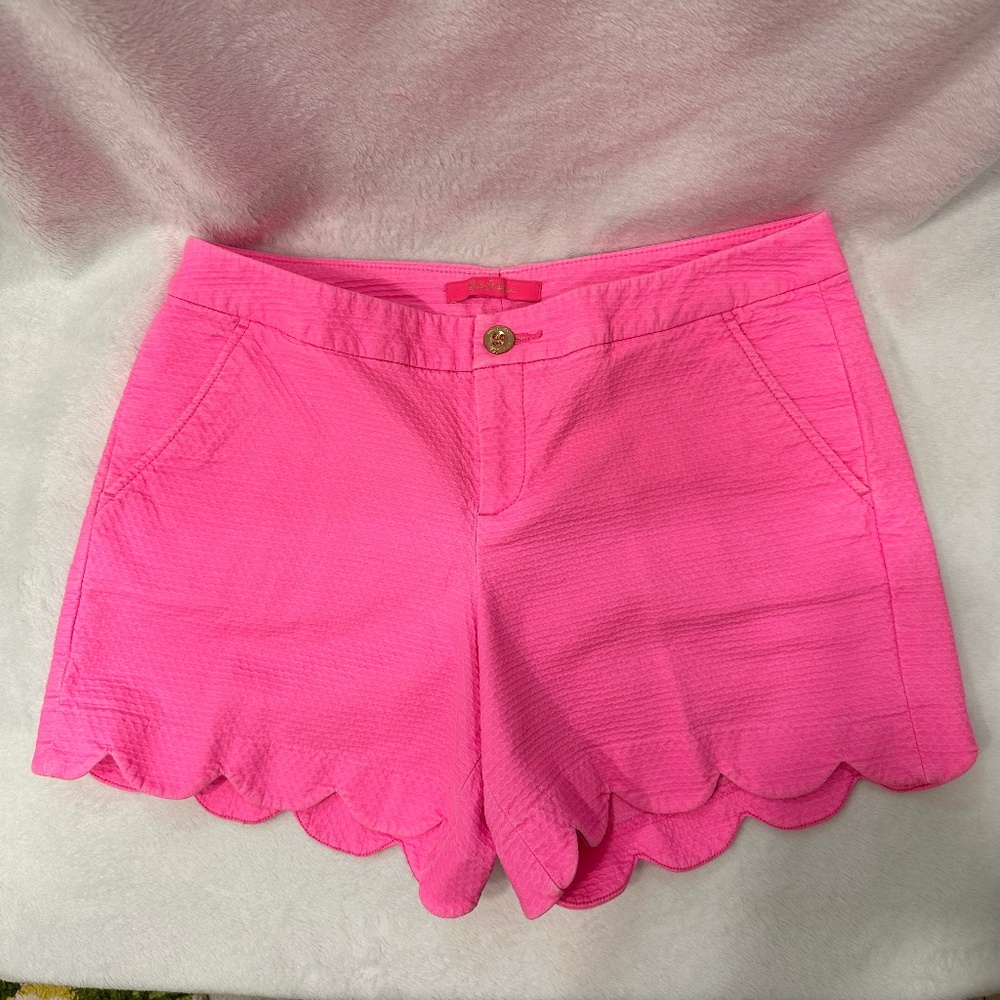 Lilly Pulitzer Pink Buttercup scallop hem shorts size 12